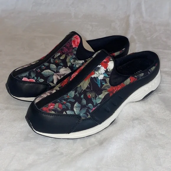 Women’s Easy Spirit Traveltime Mule, Black Floral shoes. Size 11M - Picture 2 of 6